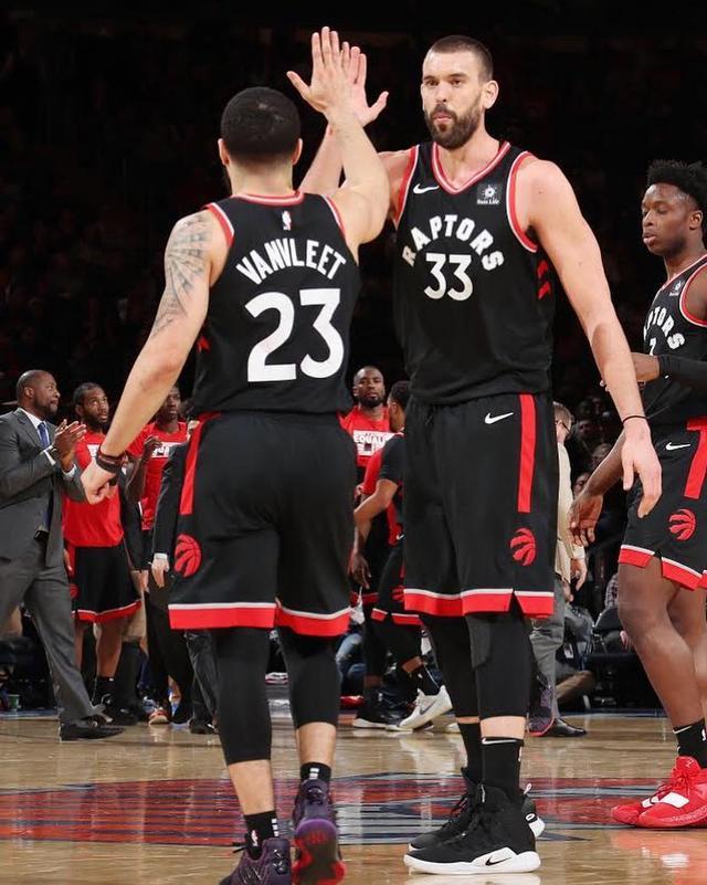 山东队险胜辽宁队,武切维奇统治全场 山东队险胜辽宁队,武切维奇统治全场