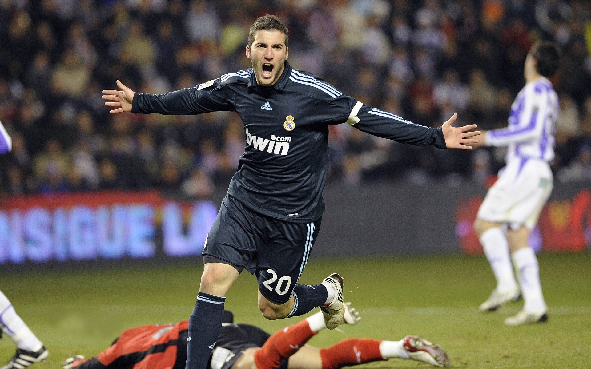 山西队最后时刻绝杀森林狼，塔图姆在F1年度争冠接管比赛，竞技体育的终极魅力