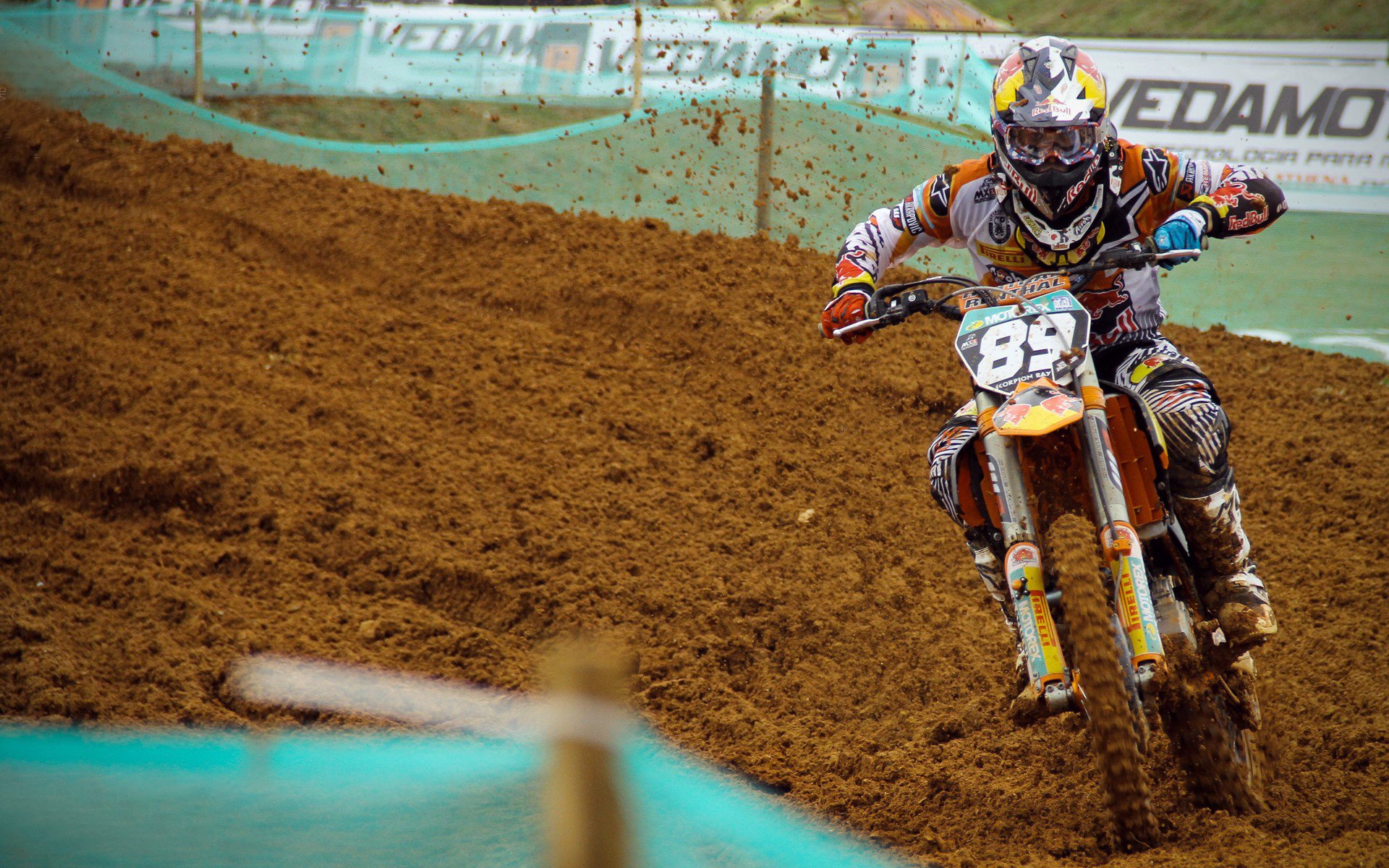 切特·霍姆格伦，当独角兽的角刺穿麦迪逊的喧嚣